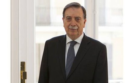 El abogado Eugenio Gay Montalvo es un jurista reconocido, durante muchos años miembro del Tribunal Constitucional