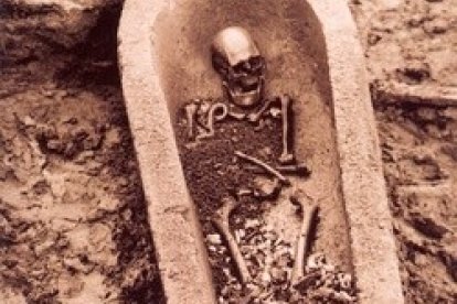 Hallazgo de las reliquias del santo.