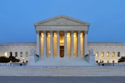 La mayoría provida en el Tribunal Supremo gracias a los tres nombramientos de Donald Trump podría revertir la sentencia que en 1973 legalizó el aborto en Estados Unidos. Foto: Wikipedia.