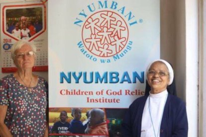 La hermana Tresa Palakudy (derecha) lleva paliando el SIDA infantil y transmitiendo la fe en al Hogar Nyumbani para huérfanos desde 1994 (Imagen de portada: Wycliff Oundo / GSR)