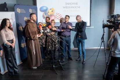 Hoteleros y responsables de Cáritas Polonia anuncian un desayuno especial de Pascua ortodoxa en hoteles para los refugiados ucranianos