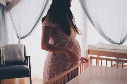 Las ayudas para las mujeres embarazadas son menos de 8 euros, y solo han subido dos euros desde 2018.