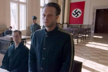 Franz Jägerstätter durante el juicio en el que fue condenado a muerte. Fotograma de la película "Vida oculta" sobre los últimos días de este beato.