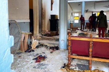 La situación en Nigeria es caótica y numerosos heridos están siendo atendidos con escasos medios en los hospitales de la zona.