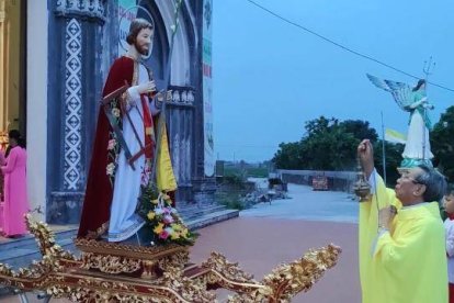 Gracias a San José, Phil y su familia comenzaron a rezar unidos y a frecuentar los sacramentos.