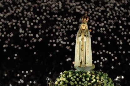 La Virgen de Fátima, en la procesión de las velas. Foto: Santuario de Fátima.