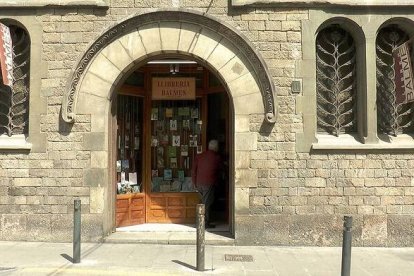 La Librería Balmes de Barcelona, en el edificio modernista de la Balmesiana, cumple cien años
