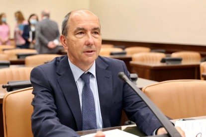 Francisco José Contreras, diputado de Vox y catedrático de Filosofía del Derecho, ha sido censurado por Twitter por decir que un hombre no puede quedarse embarazado porque no tiene útero ni ovarios.