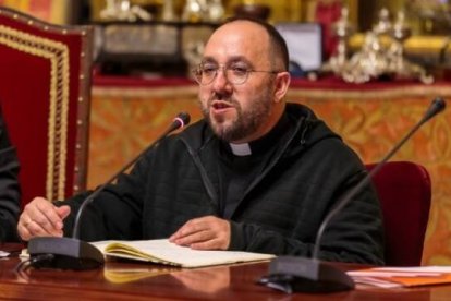 Toño Casado, autor de "33. El musical", anuncia los detalles del estreno mundial de "Vía Crucis. El musical" que tendrá lugar este 12 de marzo en la catedral de Córdoba.