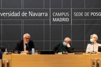Gregorio Luri, Ricardo Piñero y Lupe de la Vallina, en la presentación del Máster en Cristianismo y Cultura contemporánea de la Universidad de Navarra.