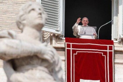 "Hará bien en no apagar la luz de la habitación sin ponernos ante la luz de Dios y rezar antes de dormir", aconsejó el Papa Francisco de cara a la Cuaresma.