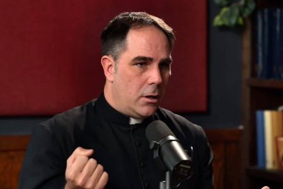 El sacerdote Donald Calloway relata la aterradora experiencia que tuvo frente al demonio durante su conversión y cómo María acudió en su auxilio.