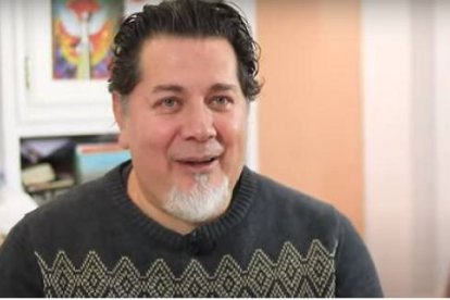 David Munk era ateo y muy precavido contra los cristianos, pero una efusión del Espíritu derribó sus murallas