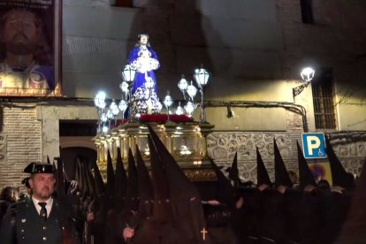 El rito es la expresión del cumplimiento del deber en cuanto depende del hombre. El resto queda a la voluntad de Dios. En la imagen, salida de la procesión del Cristo de Medinaceli este Martes Santo en Ocaña (Toledo).