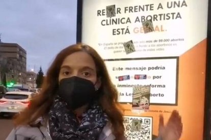 Sara Herández, alcaldesa de Getafe, se ha grabado indignadísima con la campaña porque, dice, rompe la convivencia