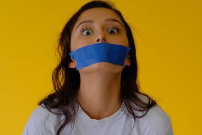 La cultura woke consiste en gritar mucho, exagerar, acallar al otro, satanizarlo y evitar todo diálogo sereno - foto Frian Wangenheim en Unsplash