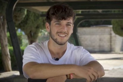 "La felicidad que siento es de verdad. Me siento lleno", menciona Carlos tras dejar las drogas por la fe y su familia.