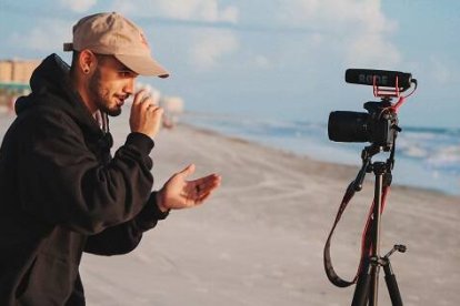 La ciudad del hombre, la Creación de Dios, el propio testimonio... y la técnica - foto de AqViews en Unsplash