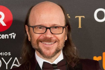 El director y actor Santiago Segura pide acordarse, y rezar, de su amigo Antonio Resines, en la UCI por Covid