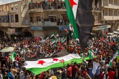 Festejos en Idlib - último enclave en Siria opuesto al gobierno de Al Assad, y sus aliados Putin e Irán, no necesariamente yihadista, pero con enemigos comunes