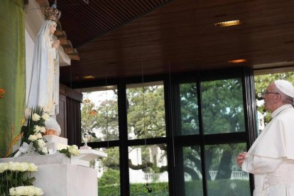 Por primera vez un Papa consagra nominalmente a Rusia al Corazón Inmaculado de María en unión con todos los obispos del mundo, según pidió la Virgen en Fátima.