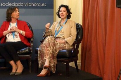 La decana de la Facultad de Humanidades de la universidad CEU San Pablo y directora de la revista Hacer Familia, María Solano Altaba, considera que ante "la falacia de que existen géneros" solo queda una alternativa: "Recuperar lo que somos".
