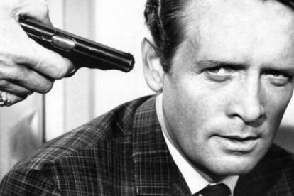 Patrick McGoohan fue una estrella de la televisión y un secundario de lujo en el cine. Cuando le ofrecieron ser 007, ya era agente secreto en la televisión y se presentaba de una forma que hoy nos suena familiar: "Mi nombre es Drake, John Drake".