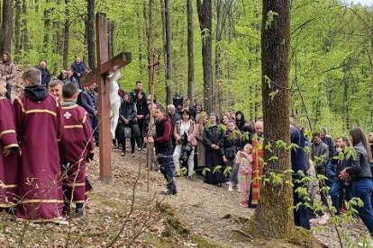 Viacrucis en las laderas junto al santuario de Jublyk, de grecocatólicos rutenos