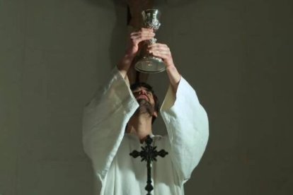 El canal "El rosario de las 11 pm" lanza un nuevo cortometraje agradeciendo la labor de todos los sacerdotes.