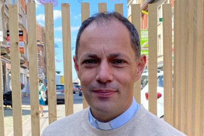 Cedric Claessens fue un practicante semipofesional de BMX y no duda en incorporar la actividad deportiva en la pastoral juvenil. Foto: Unité Pastorale Catholique des Sources Vives.