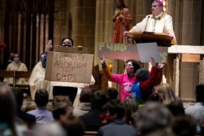 Ya son más de 35 los ataques a centros providas a manos de abortistas, y decenas de iglesias que han sido vandalizadas y hostigadas por los partidarios del aborto.