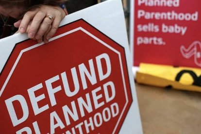 El gigante abortista modifica su lenguaje para adecuarse a su nuevo negocio: el suministro de hormonas para personas trans.