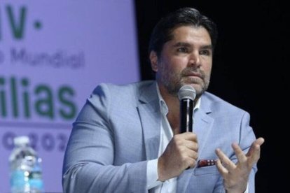 El actor mexicano denunció las leyes que están impulsando algunos senadores de su país (Foto: @eduardoverastegui).