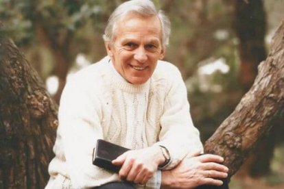 El Hermano Andrés posa para una foto de Open Doors, la organización que creó y ayuda a los cristianos perseguidos