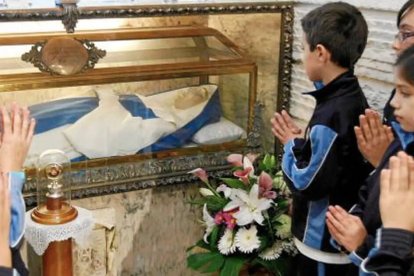 La santa catalana fundó el Colegio Madres Concepcionistas de la calle Princesa (Madrid) para la educación de las niñas.