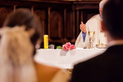 Si hay problemas en el matrimonio, la ayuda profesional puede ser útil, pero solo Jesucristo puede sanar de raíz los corazones y reconstituir lo que parece roto. Foto: María Fernández Santos / Cathopic.com