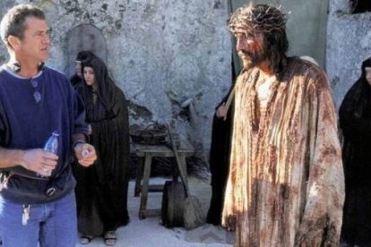 Una escena del rodaje de La Pasión de Cristo en 2003 en Italia, con Mel Gibson y Jim Caviezel