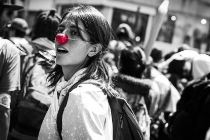 La pretensión de ser uno mismo el único criterio de las propias acciones envuelve narcisismo y desprecio a los límites que impone la realidad.