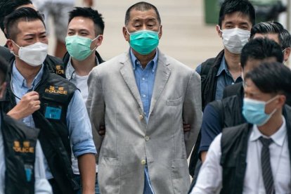 Jimmy Lai, al ser detenido en 2020.