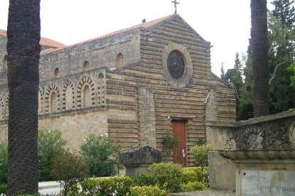 Iglesia del Sancto Spirito en Palermo, en la que tuvo lugar el incidente llamado de las Vísperas Sicilianas.