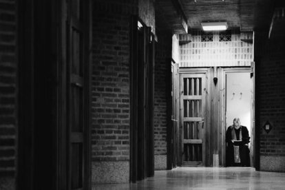 Para que renazca la vida cristiana es imprescindible que lo haga la costumbre de la confesión, haciéndola disponible en las parroquias. Foto: Confesionarios en el Santuario de Torreciudad, OpusDei.org