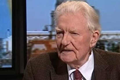 Paul Johnson escribía en torno a 6000 palabras diarias sobre temas muy diversos. La fe católica era la amalgama de su pensamiento y de sus análisis de actualidad.