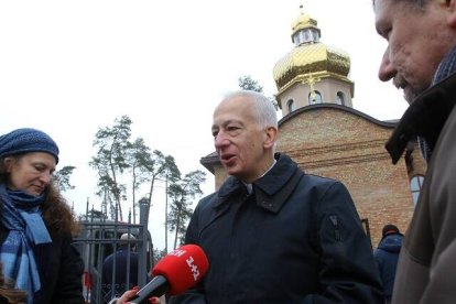 El padre Landau, presidente de Caritas Europa, ha visitado Ucrania