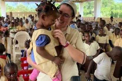 La hermana Victoria Braquehais es misionera en Camerún