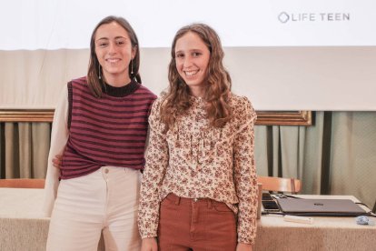 Tras un rescate fallido de un bebé de cinco meses de gestación, María y Blanca crearon el Proyecto Makarioi para dar charlas sobre cultura de la vida en colegios, universidades, parroquias... (Foto: Juan Cadarso).