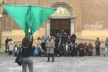 A finales de marzo, un grupo de católicos impidió el intento de asalto de un grupo feminista a la iglesia de Santa María del Remei, en Barcelona. Una muestra del camino a seguir en la calle, en las instituciones, en los medios.