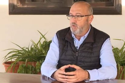 La detención del ex diputado socialista Juan Bernardo Fuentes ('Tito Berni') ha desvelado una trama de corrupción político-empresarial que incluye encuentros de sus partícipes con prostitutas y consumo de drogas. Foto: captura Televisión Canaria.