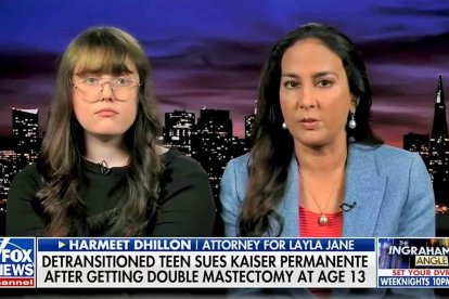 Layla Jane (a la izquierda de la foto), junto con su abogada, durante la entrevista que le hizo Fox News.