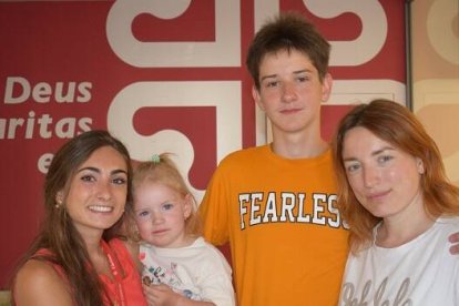 Mujeres y niños de Ucranias refugiados con Cáritas en España, foto de Cáritas Urgel