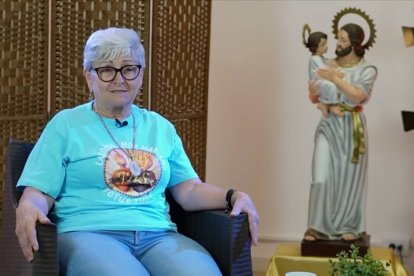 En 2009, unos sicarios asesinaron al hijo menor de Consuelo Hoyos, cuando ella se encontraba sirviendo en un retiro de Lazos de Amor Mariano: aunque decidió perdonar interiormente, Dios la llevó a encontrarse con los verdugos para perdonar y sanar.